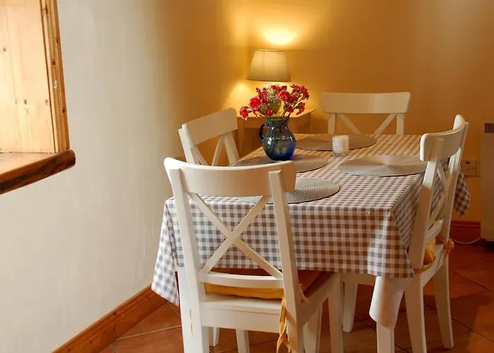 Corriebrack * Hollywood (Wicklow)