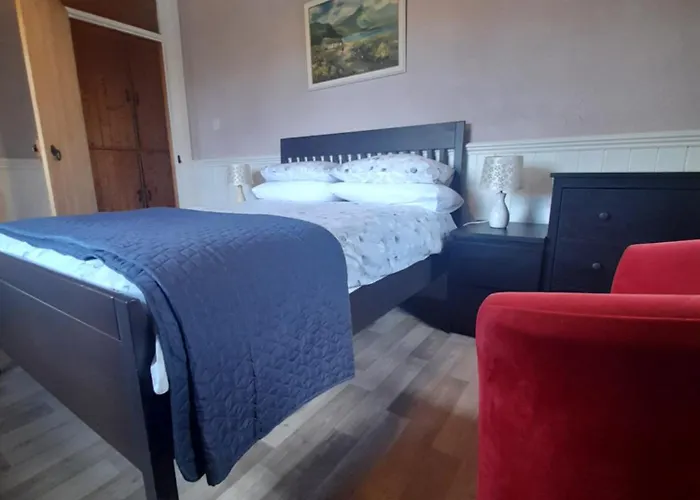 Corriebrack * Hollywood (Wicklow)